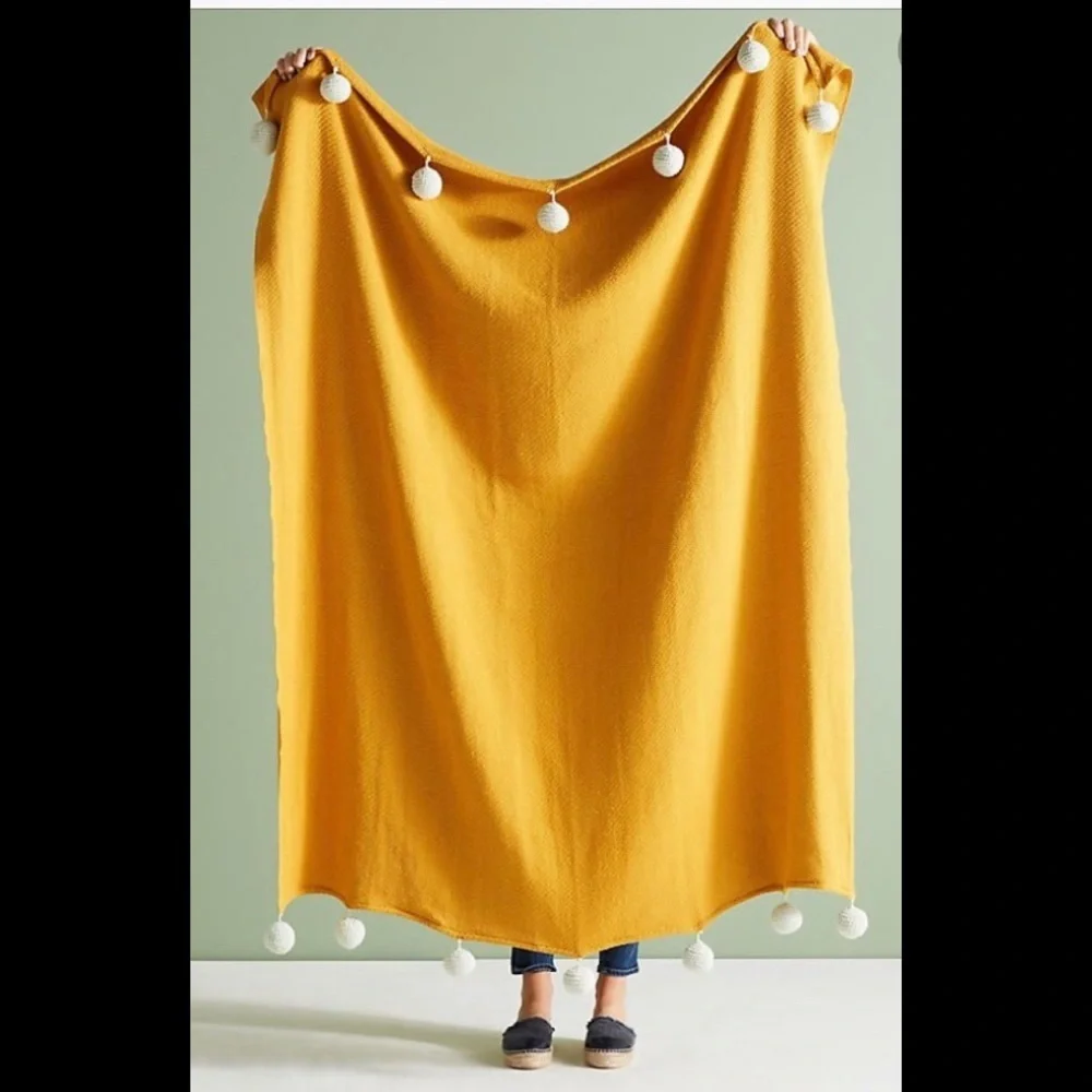 New Anthropologie Sonoran Pommed Throw blanket
